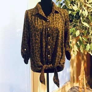 🦒 Animal Print & Lace Blouse